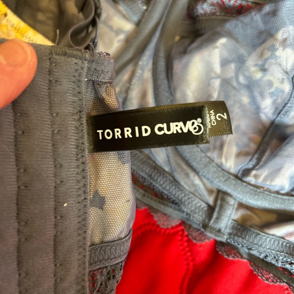 Floral Lace Bra - Picture 5 of 6